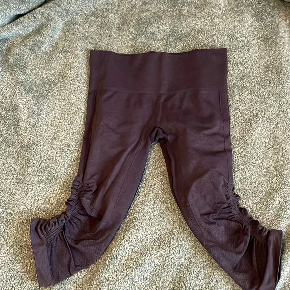Lululemon leggings. Dark gray. Size 6
